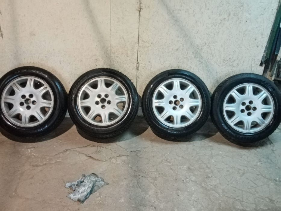 Roți complete polo 5x100 anvelope de iarna noi folosite două luni
