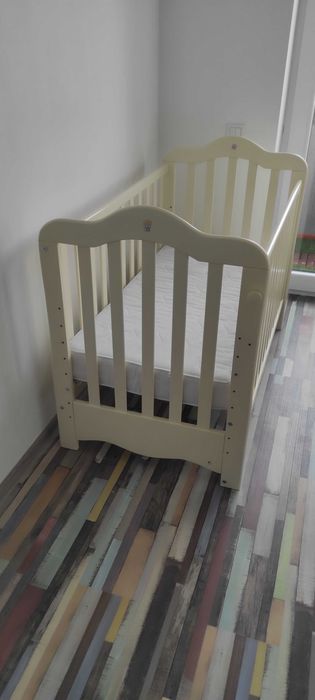 Pătuț copil din lemn