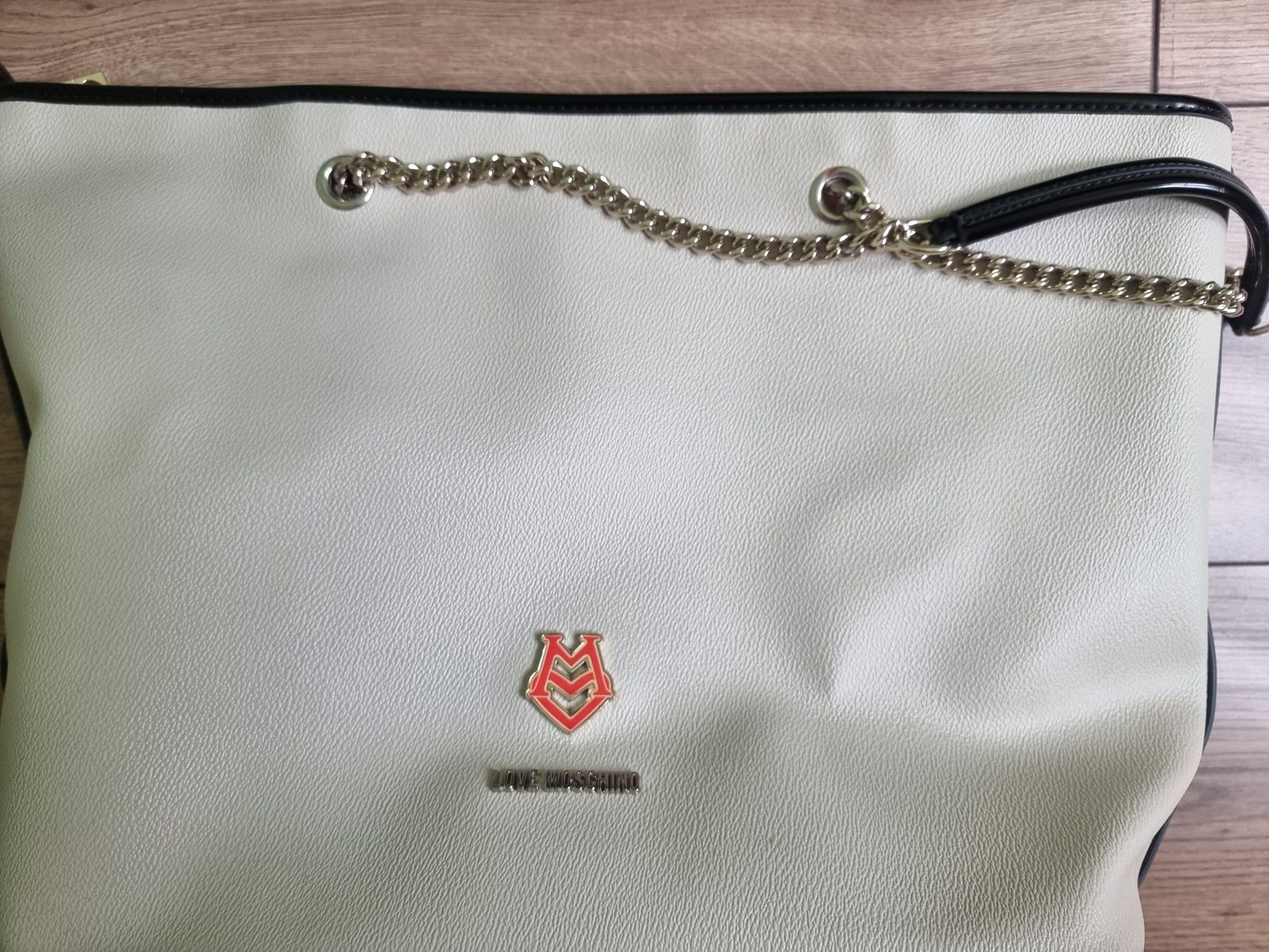 moschino чанта дамска