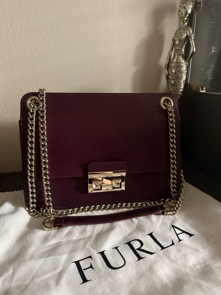 Дамска чанта Furla Bella Crossbody цвят бордо