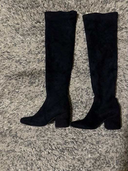 Черни велурени чизми  носени 3 пъти , като  нови без никаква забележка