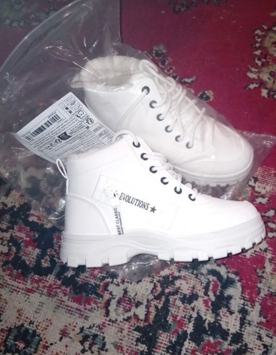 Ghete iarna noi în stare buna