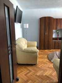 Închiriez apartament 3 camere, mobilat, Bd. Dacia