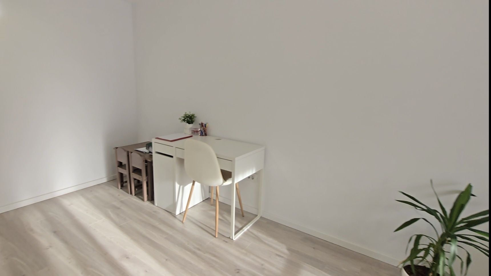Apartament Coresi 2 camere, investiție sigura.