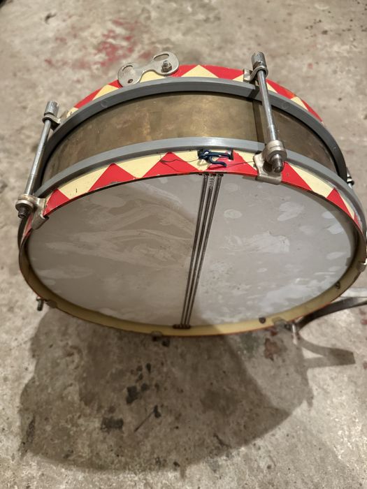 Продавам соло барабанче