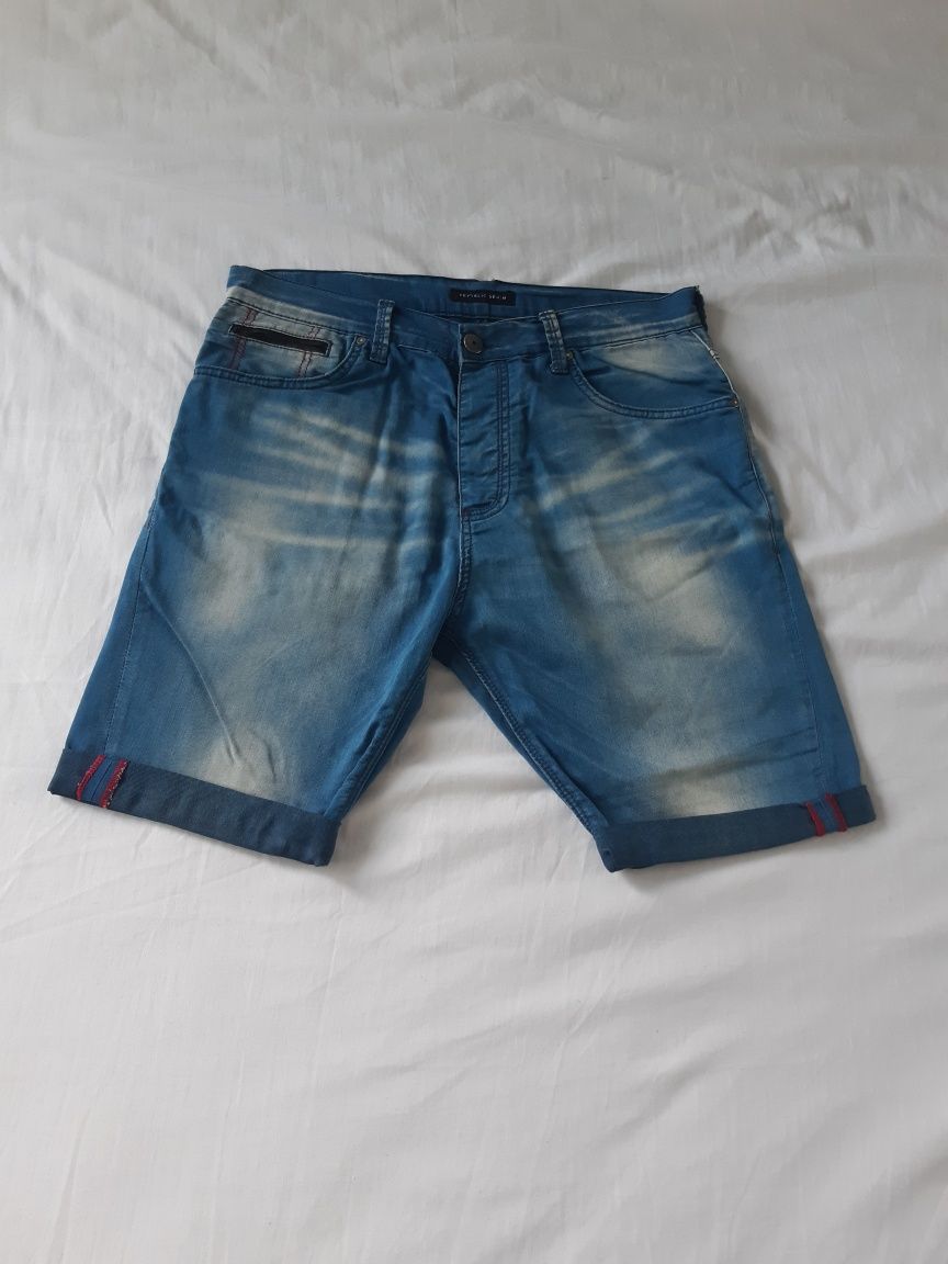 Blugi scurti Republic Denim