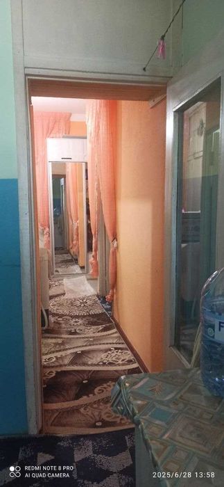 Chirchiq shahri 10-mikrorayondan 2-xonali kvartira sotiladi.