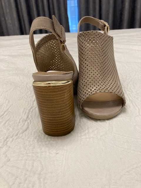 Sandale din piele naturala