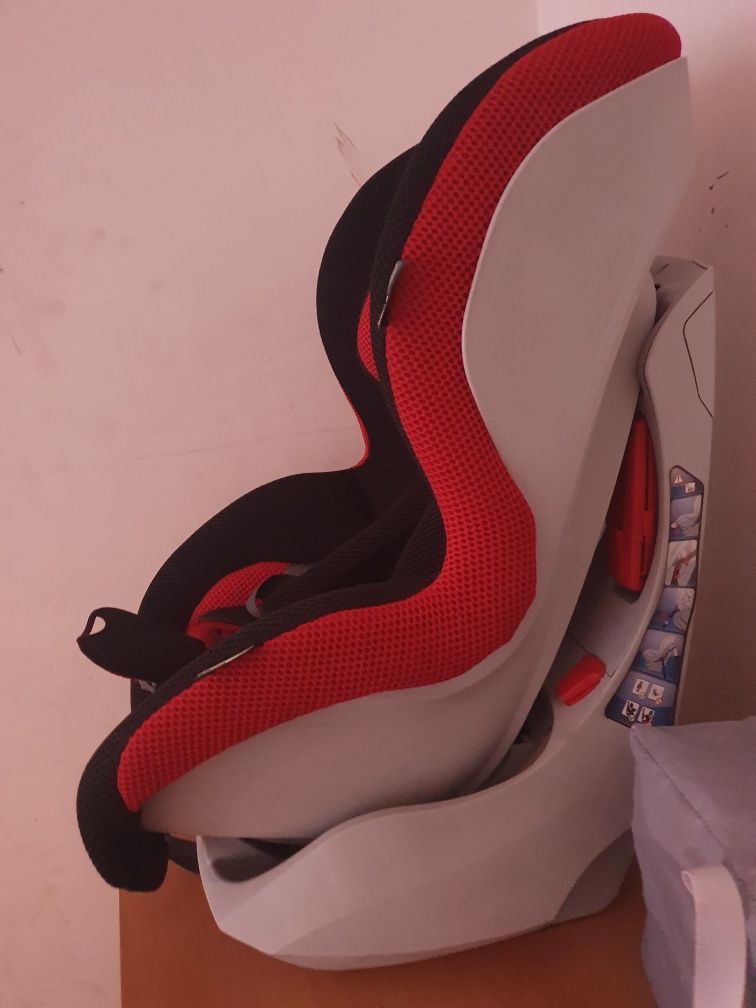 BREVI Стол за кола 9-18 кг. AXO RED 537 233