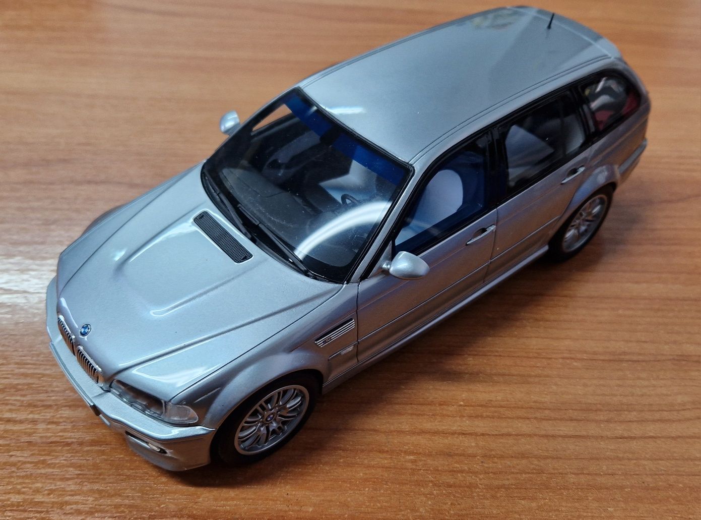 Macheta BMW E46 M3 Touring Concept 1/18