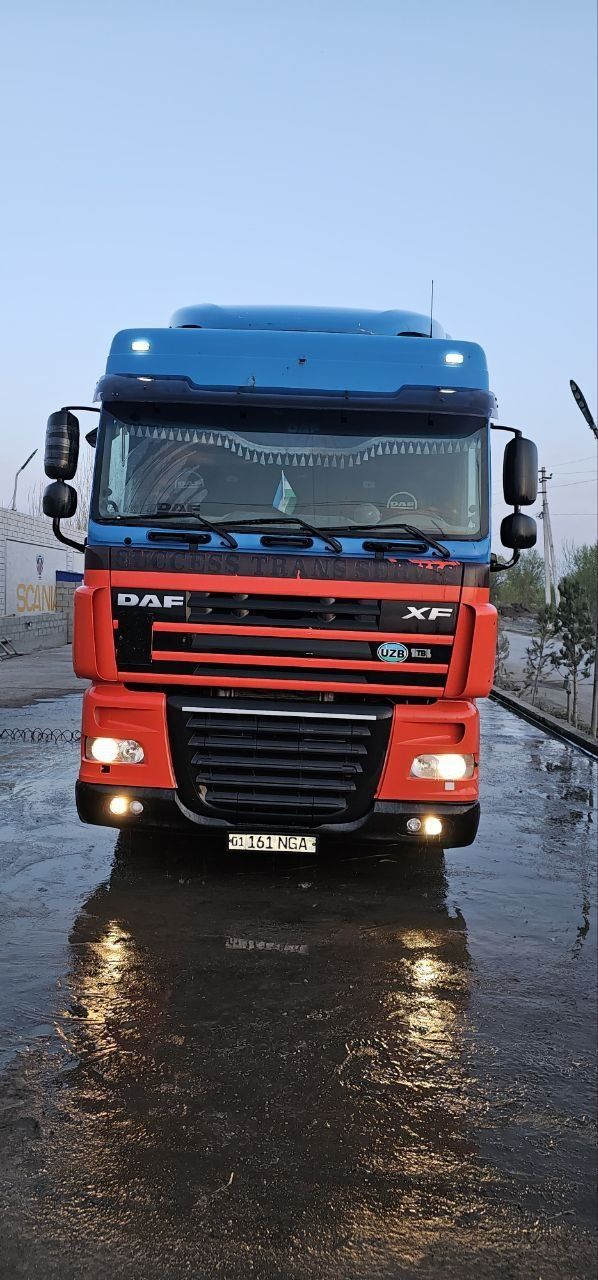 DAF XF105 460 + SCHMITZ прицеп cотилади