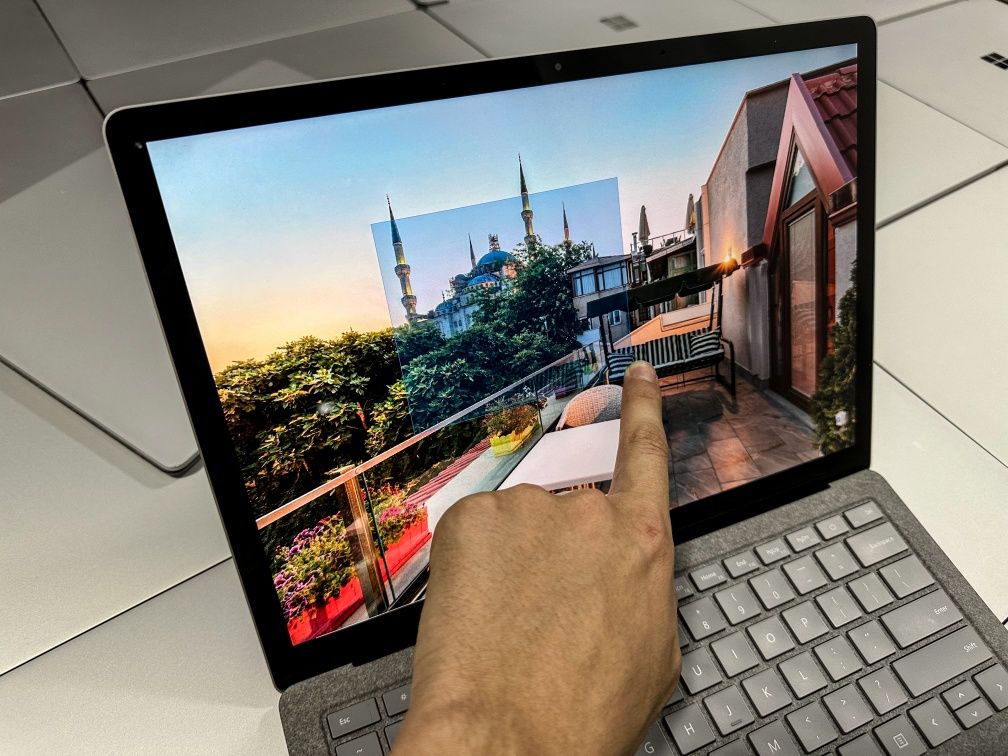 Microsoft SURFACE 2K sensorli kuchli biznes klass notebook