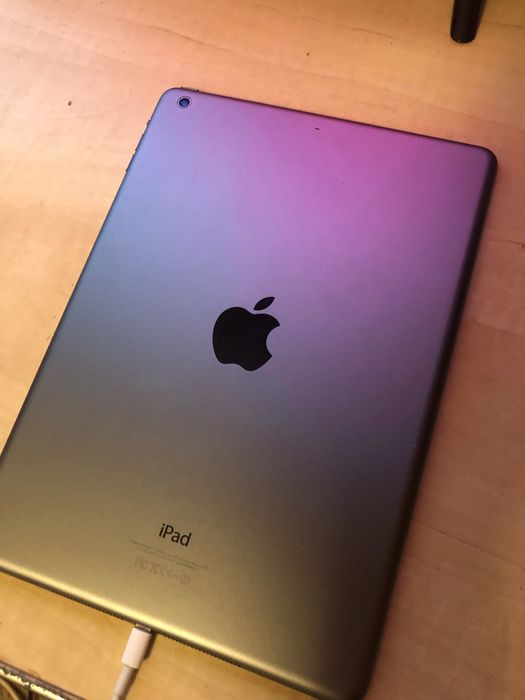 Vand/Schimb PSP E1004 cu fifa si IPad Air