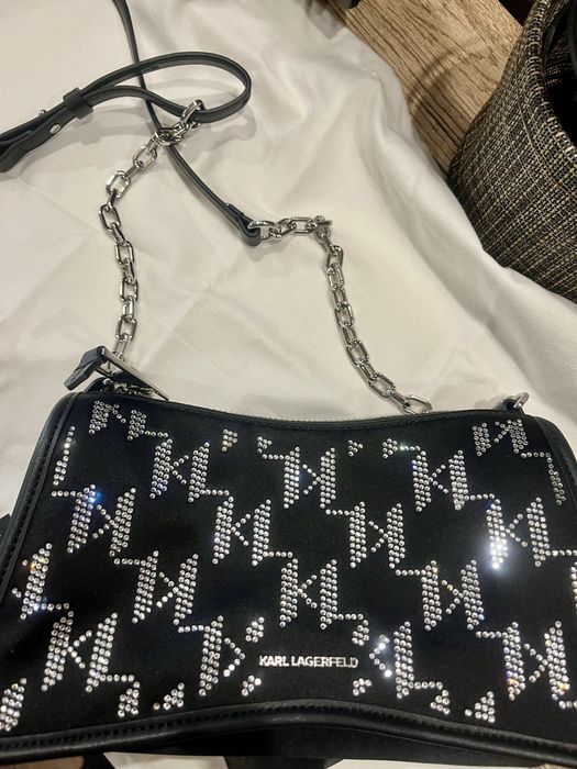Чантата бижу на KARL LAGERFELD