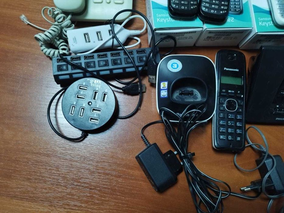 Телефоны в ассортименте разные