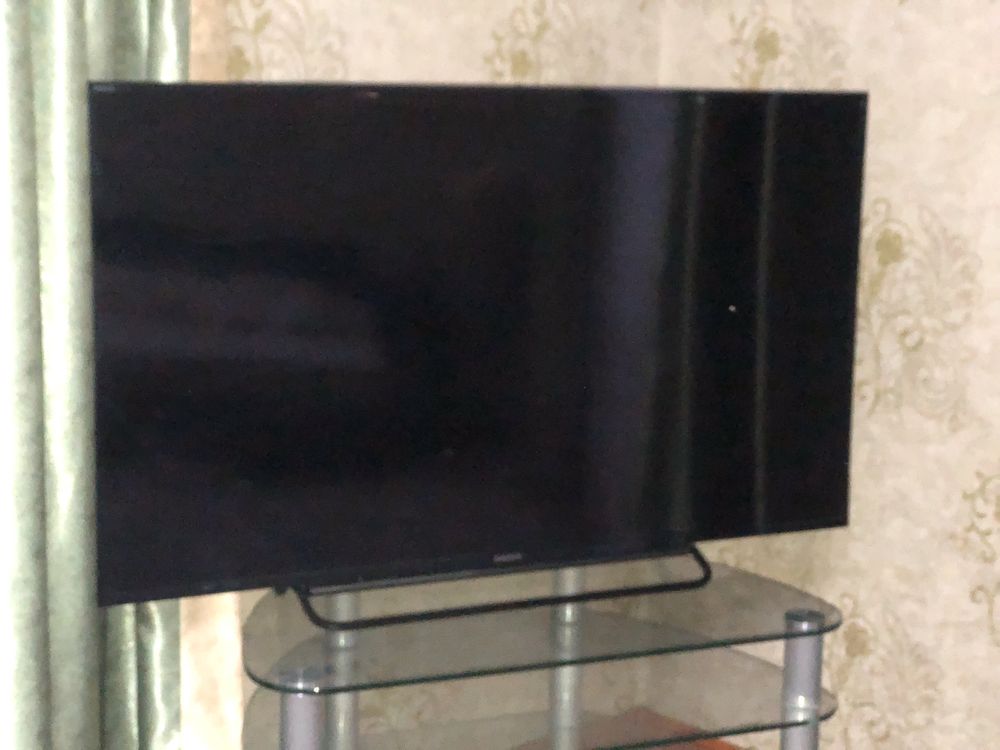 Тумба стеклянная под телевизор