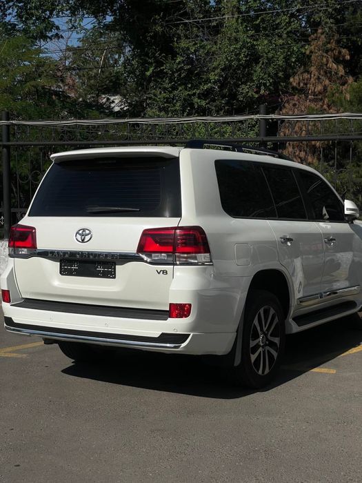 Продаётся Toyota Land Crusier 200
