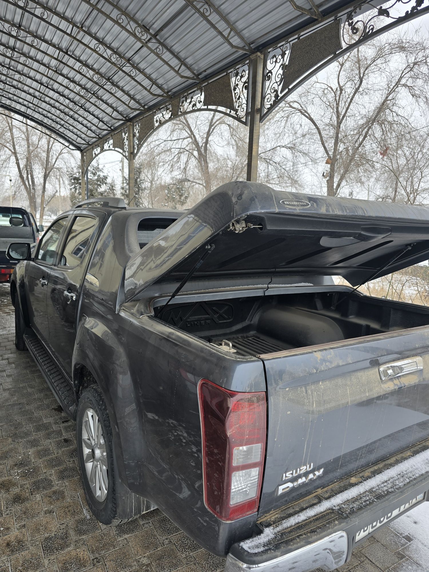 Isuzu D-MAX Full