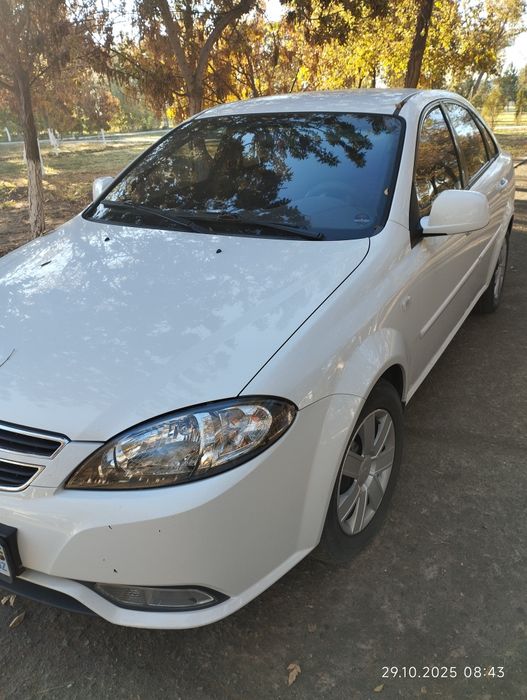 Gentra автомобили сотилади.