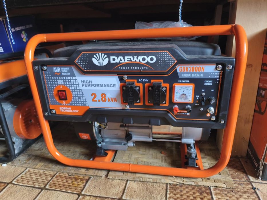 Generatoare electrice DAEWOO 2,8 KW.