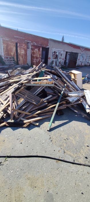 Дрова .доски.бревна бесплатно