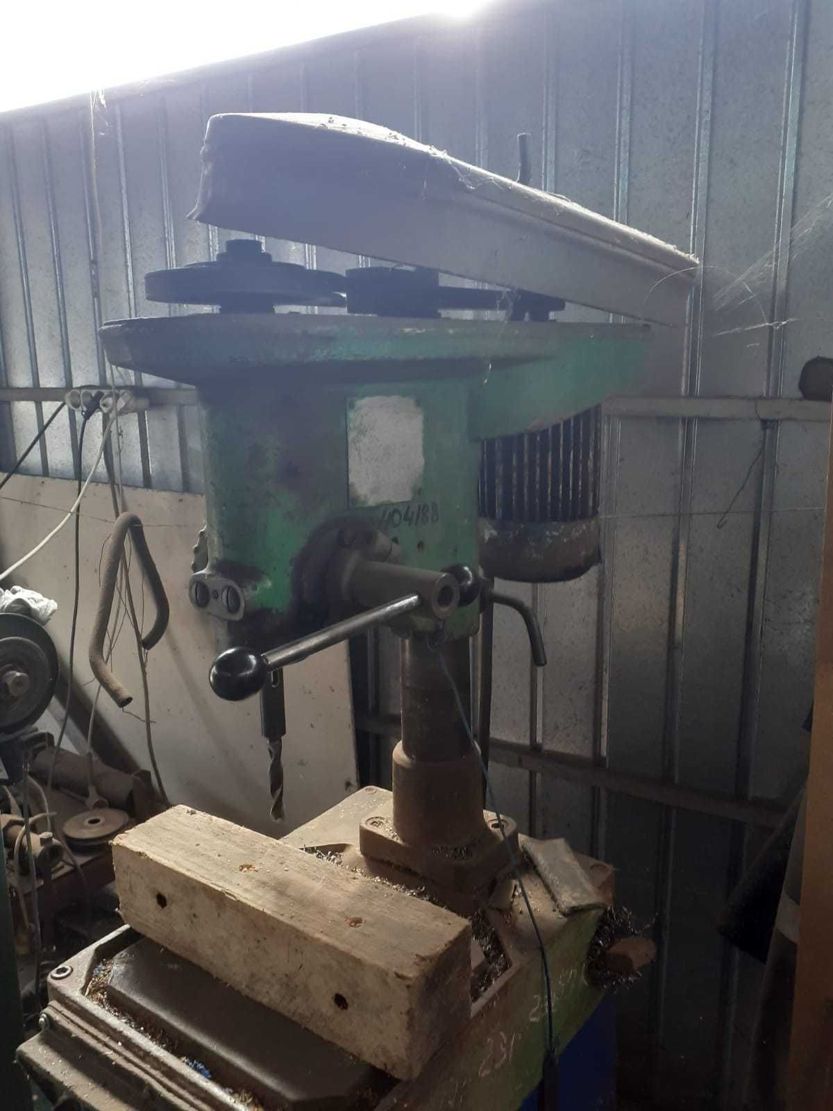 Mașină de găurit tip coloană 0.75 kW