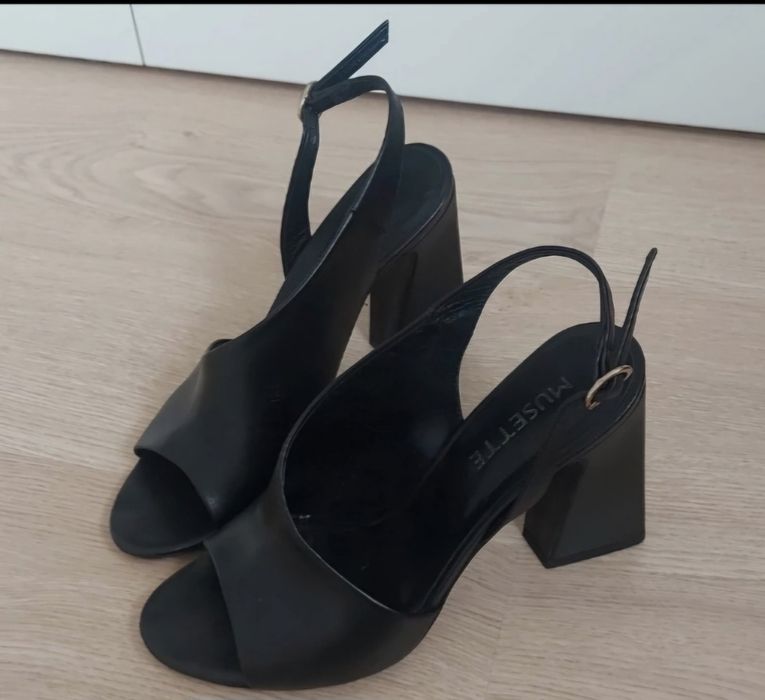 Sandale Musette marimea 39 piele naturala