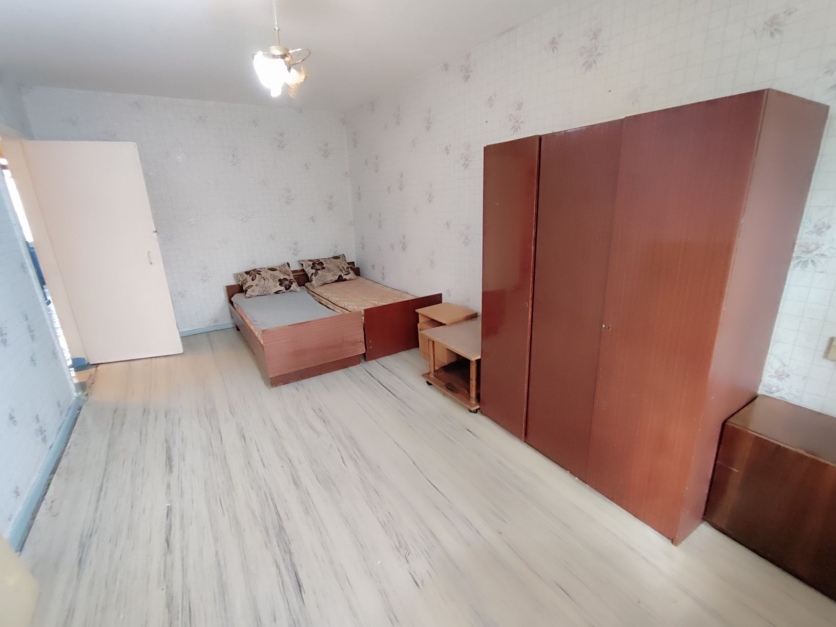 Срочно!!! Продается 3-комн (5-32, 1 эт) эт)