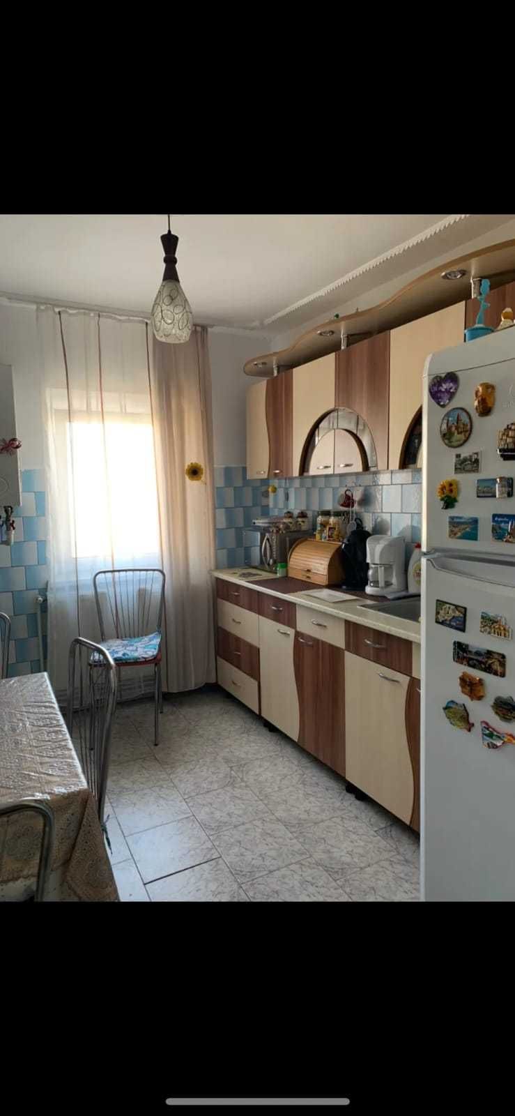 Vand apartament cu 3 camere in HCC