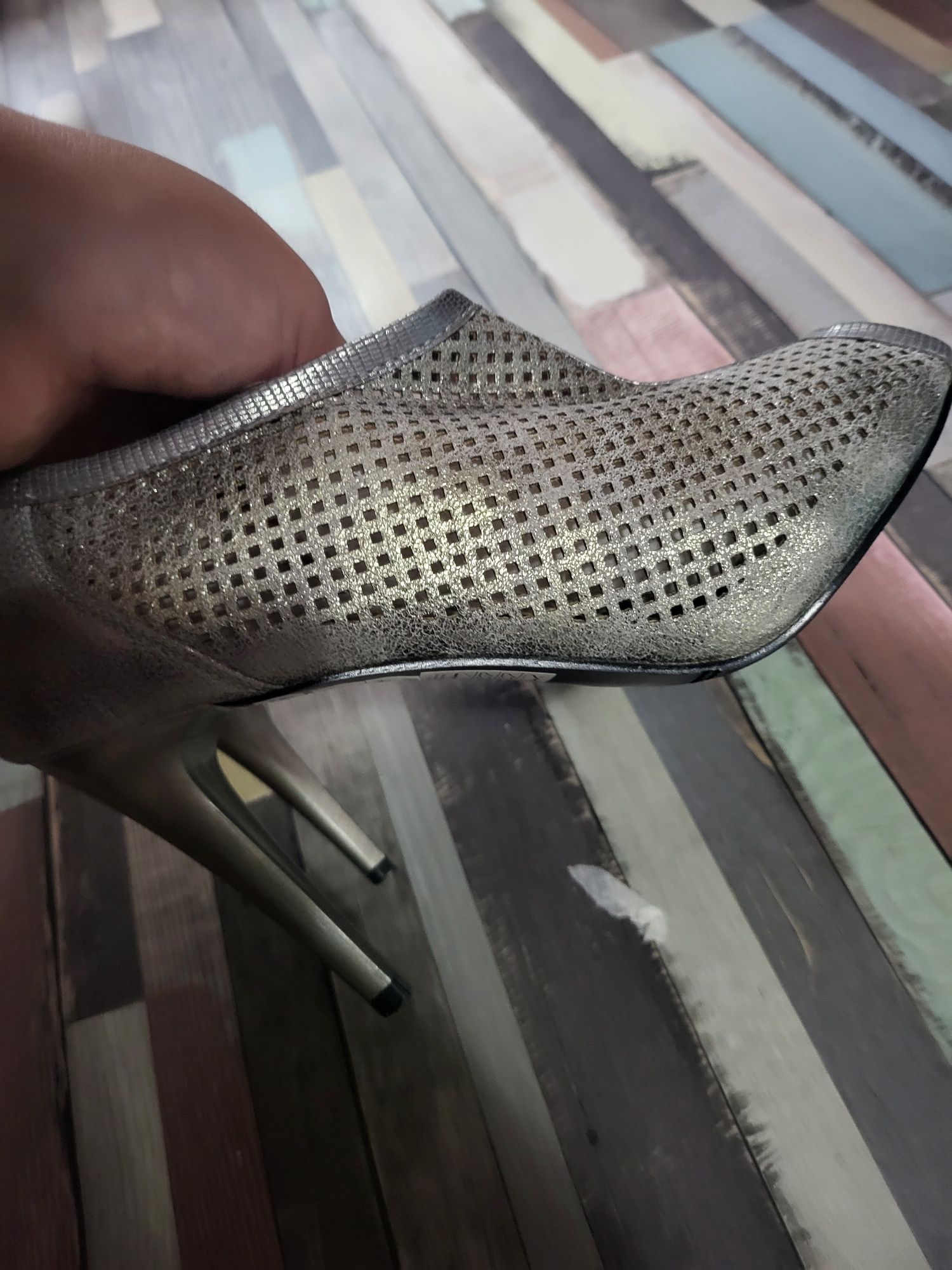 Botine argintii cu toc
