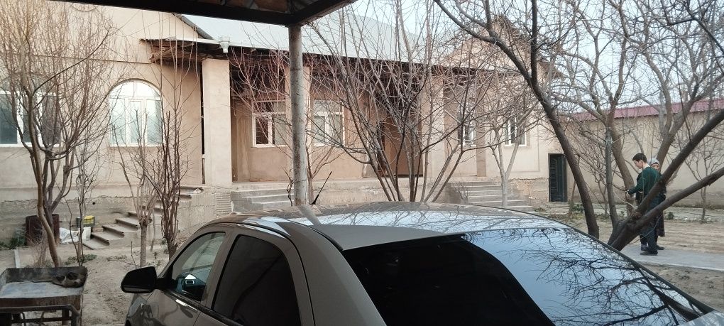 8.5 сотохли 8 хонали Уй сотилади