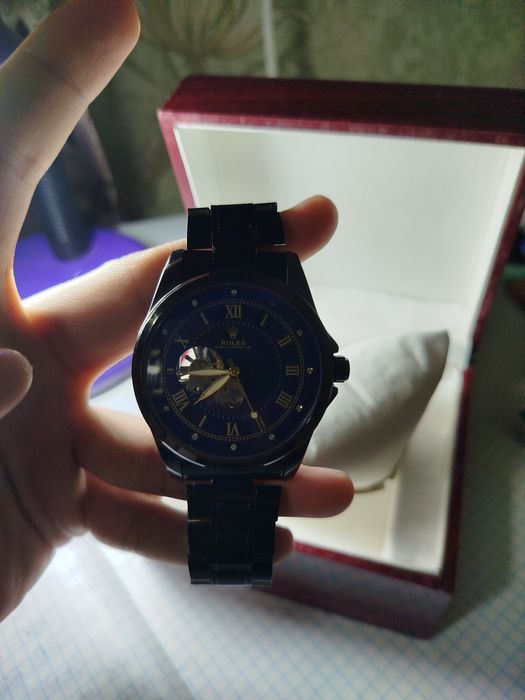 rolex soat sotiladi