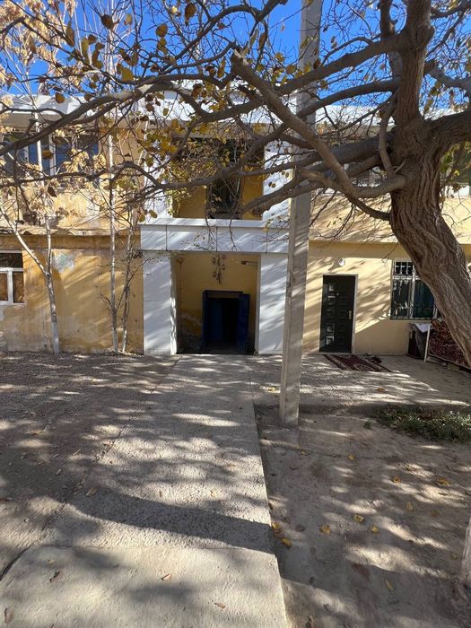 Zudlik bilan sotiladi! Xonadon yaxshi joyda