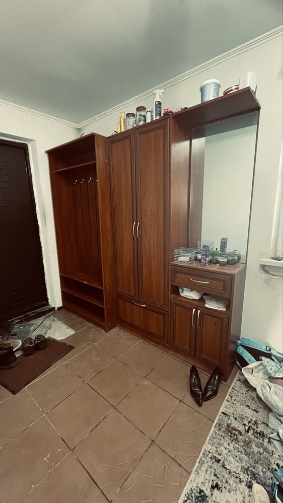 Продадим шкаф на прихожку