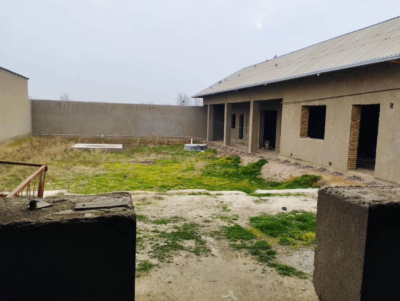 Hovli sotiladi, 8 sotix yashashga tayyor Qarshi, Pargʻuza