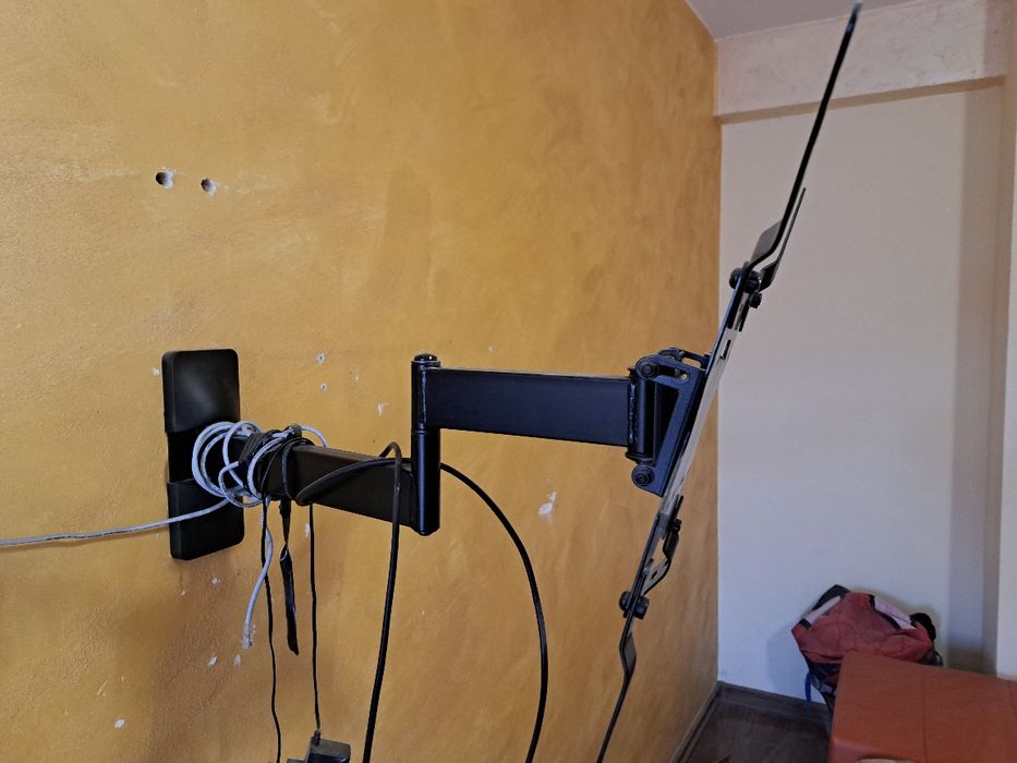 Стойка за телевизор за стена