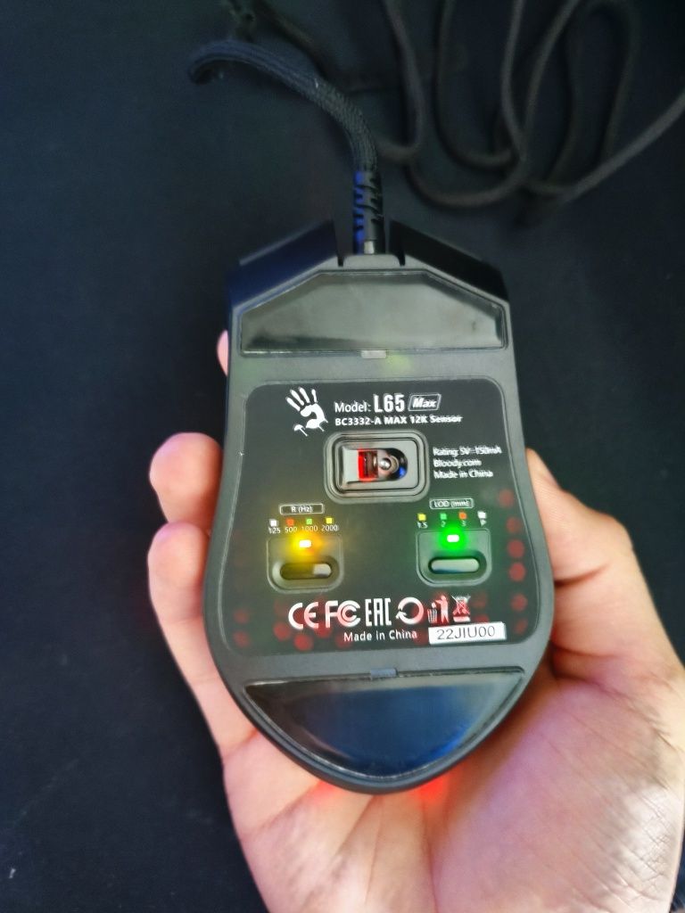 Продаю игровую мышку Bloody с коробкой