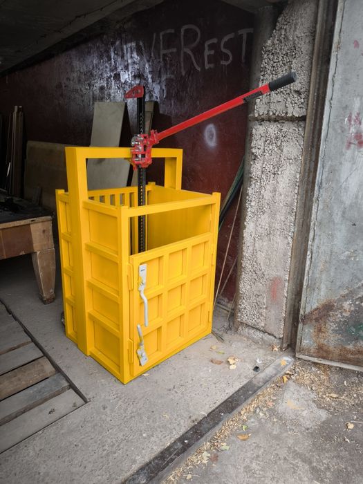 Пресс механический для ТБО и макулатуры