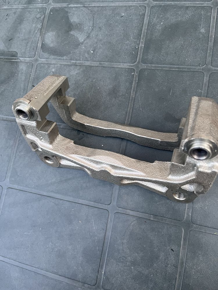 Държачи за спирачни апарати Subaru Forester SG