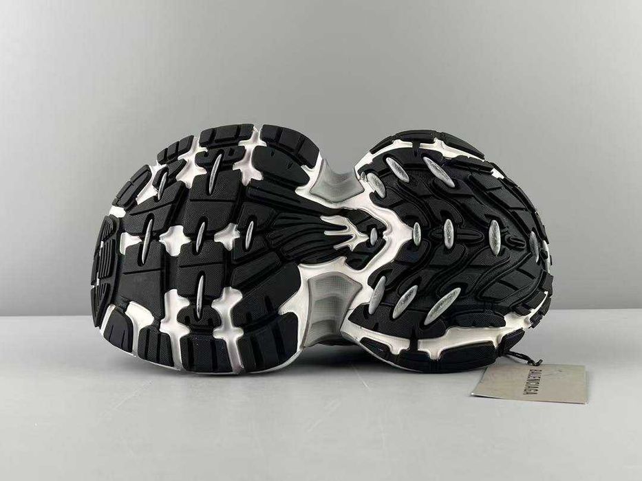 Налични Balenciaga 6XL SNEAKERS