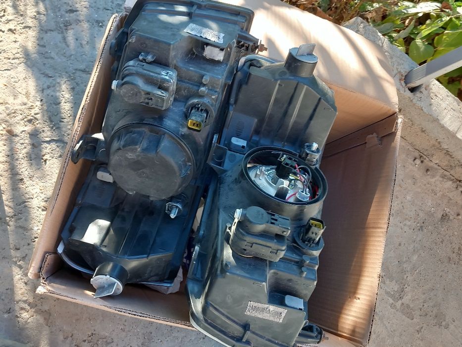 Vand faruri Land Rover