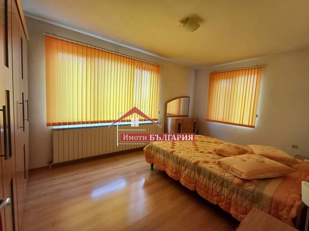 Продава се Къща в Карлово - 240 кв.м за 563 €/кв.м - Снимка #4