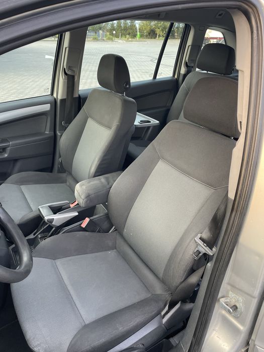 Opel zafira 1,9 d  7 locuri
