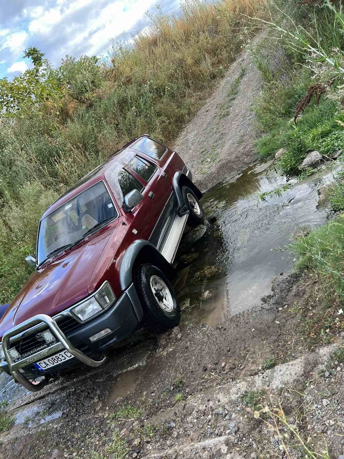 Джип  Toyota Hilux