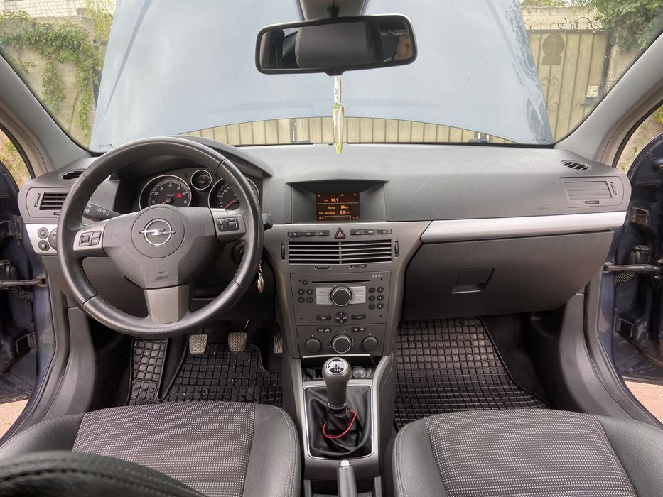 Opel astra GTC  2.0  turbo , benzina /gpl