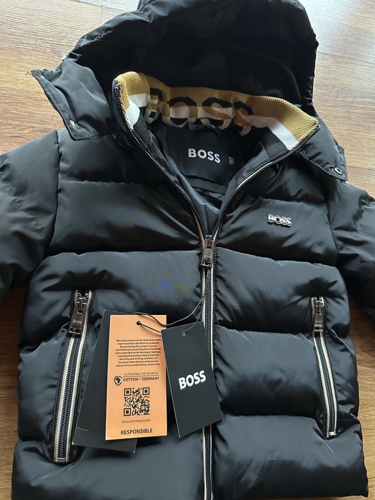 Детско,черно,зимно яке Hugo BOSS с пух и сваляща се качулка