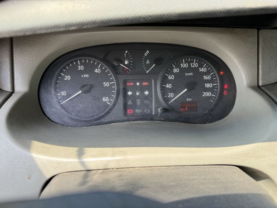 Renault Trafic 6 locuri + spatiu marfa