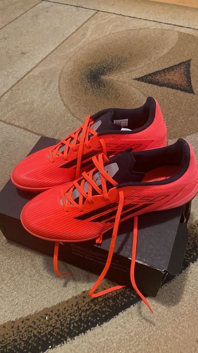 Vand Ghete de fotbal teren sintetic Adidas F50 League