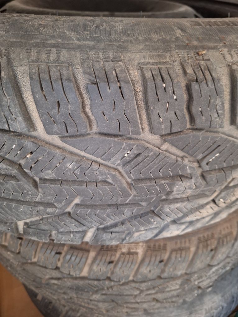 Зимни гуми 215/55/R17