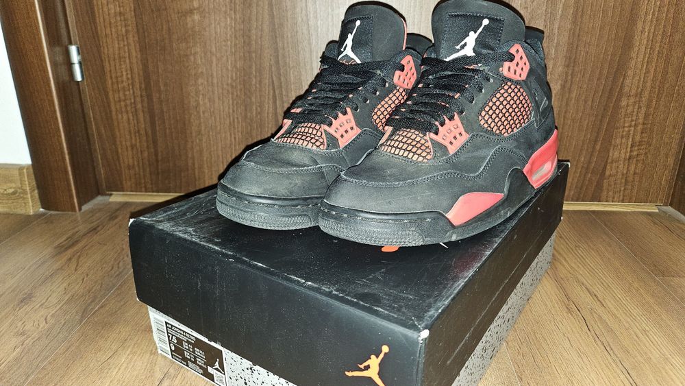 Air Jordan 4 Red Thunder